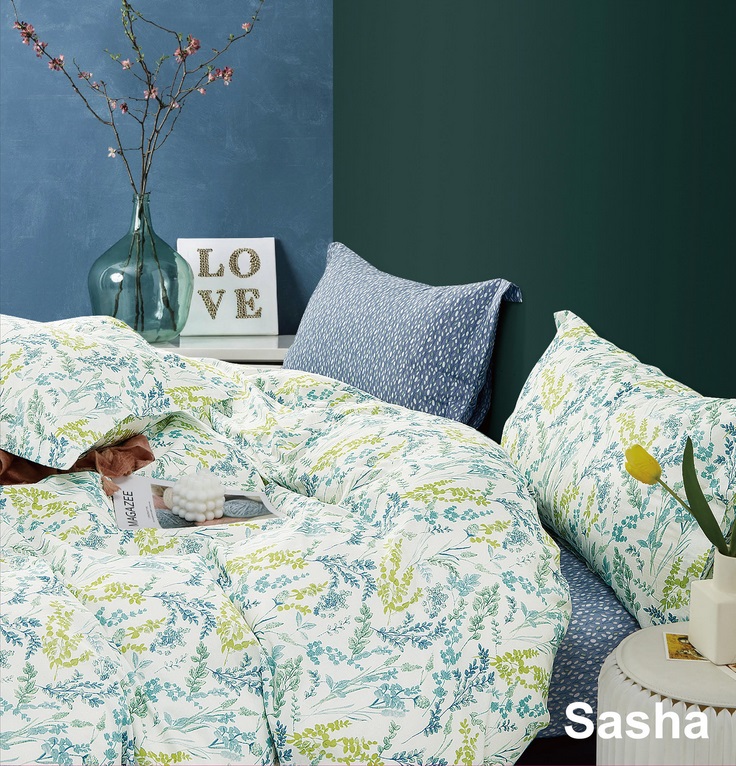 SALE !!! Sasha Duvet Cover Set By Contempo. Stunning!!